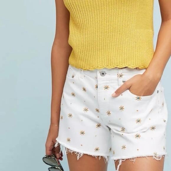 Anthropologie Pilcro Starburst Embroidered Denim Shorts White Size 24 Boyfriend - Picture 1 of 7